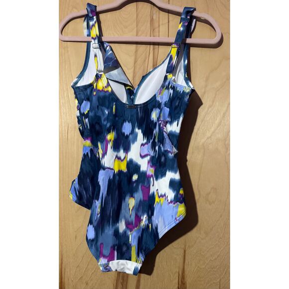 DKNY Ruffle One-Piece Bathing Suit Size 8 - Picture 2 of 3